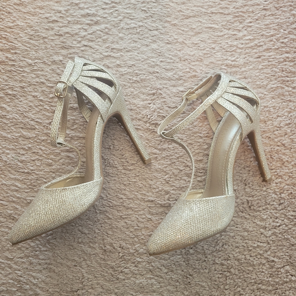 Dream Pairs Shimmering Gold Heels